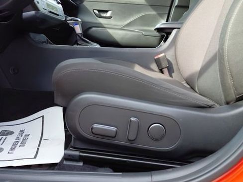 Used 2025 Hyundai Kona SEL image 13