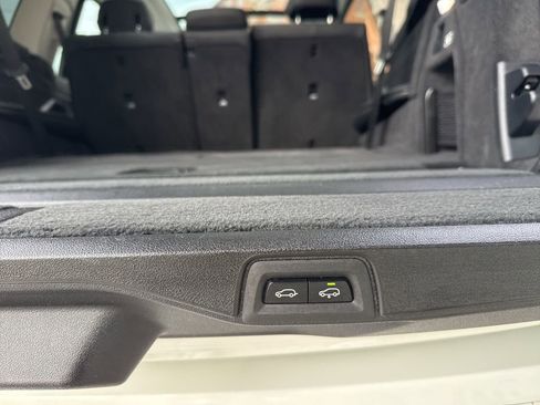 Used 2024 BMW X7 xDrive40i image 36