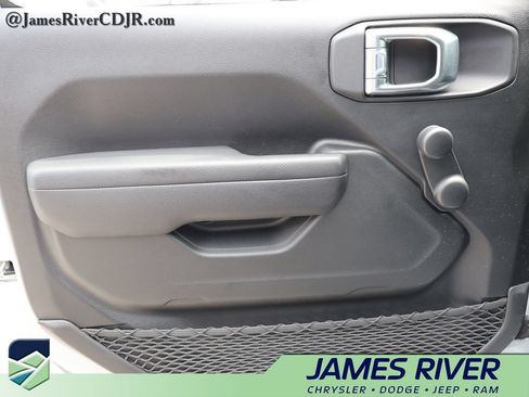 Used 2024 Jeep Gladiator Sport AWD/4WD image 20