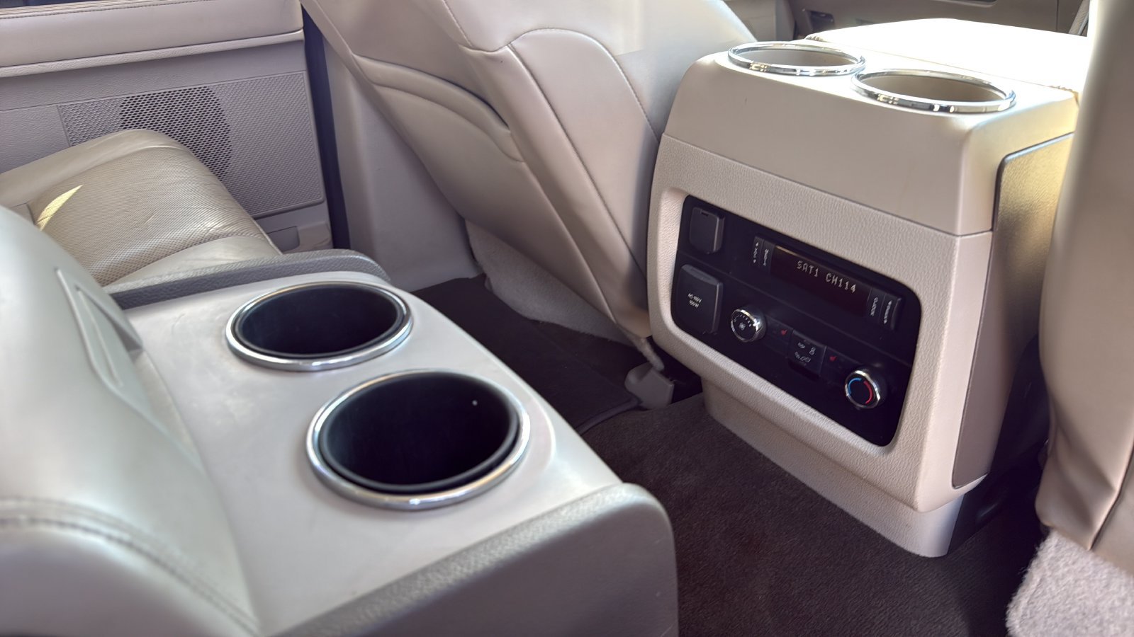 Used 2015 Lincoln Navigator L 2WD image 27