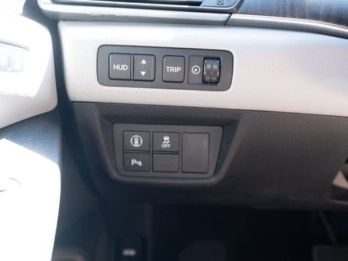 Used 2018 Honda Accord Touring image 10