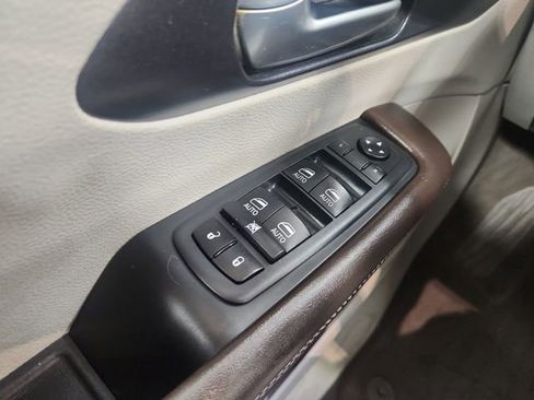 Used 2020 Chrysler Pacifica Touring-L Plus w/ Tire & Wheel Group image 16