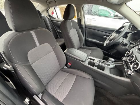 Used 2025 Nissan Sentra SV image 36