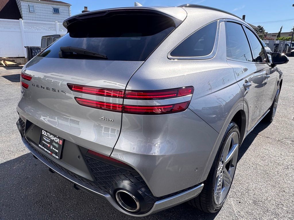 Used 2022 Genesis GV70 2.5T w/ Sport Prestige Package AWD/4WD image 8