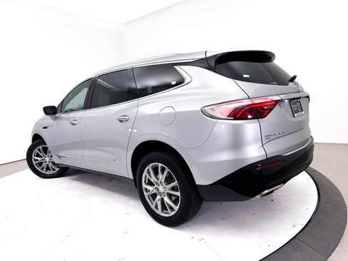 Used 2022 Buick Enclave Premium AWD/4WD image 2