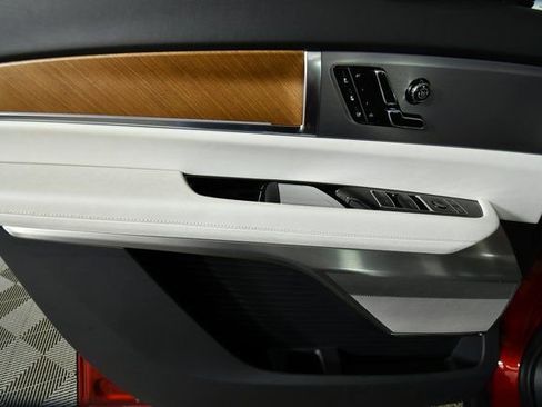 New 2026 Cadillac Vistiq Luxury w/ LPO, Floor Liner Package image 22