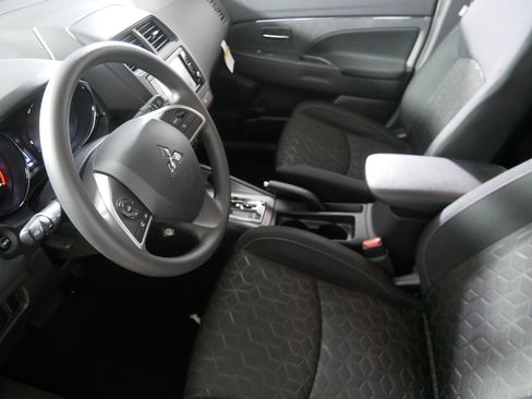 New 2025 Mitsubishi Outlander Sport ES image 4