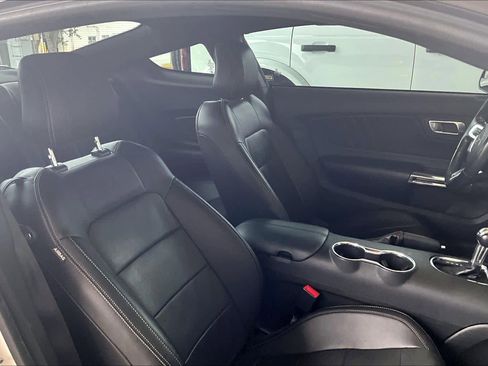 Used 2018 Ford Mustang Premium RWD image 8