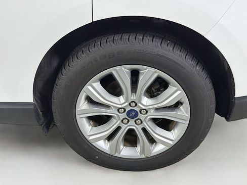 Used 2020 Ford Edge Titanium image 31