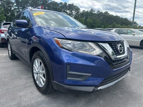 Used 2018 Nissan Rogue SV w/ Premium Package FWD image 1