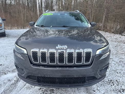 Used 2019 Jeep Cherokee Latitude Plus w/ Comfort/Convenience Group image 2