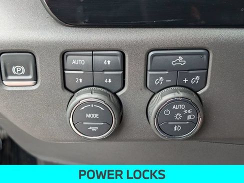 Used 2025 Chevrolet Silverado 1500 LT Trail Boss w/ LPO, Dark Essentials Package AWD/4WD image 19