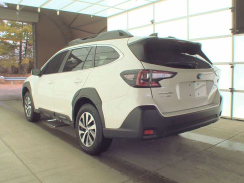 Used 2025 Subaru Outback Premium image 3