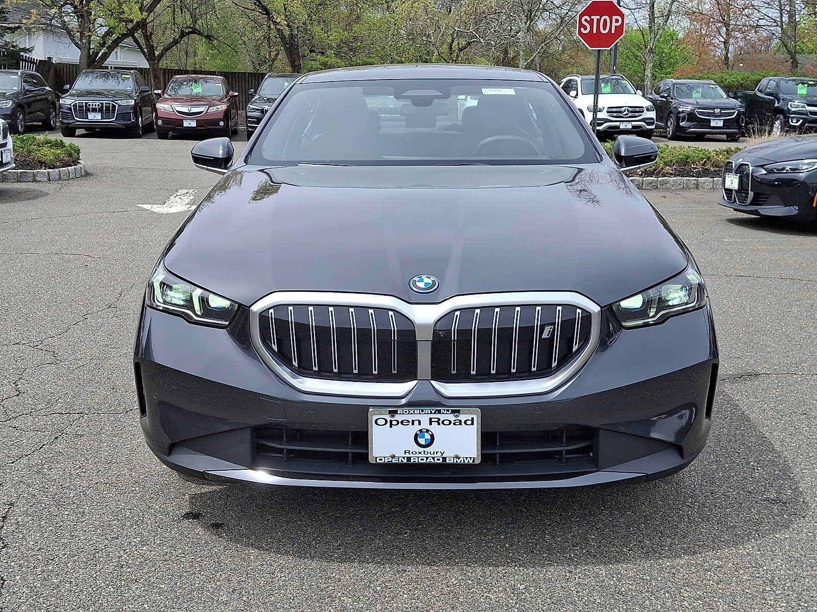 Used 2025 BMW i5 xDrive40 w/ Premium Package AWD/4WD image 2