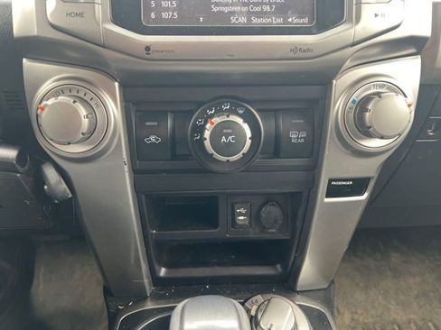 Used 2014 Toyota 4Runner SR5 AWD/4WD image 12