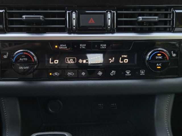 Used 2025 Nissan Pathfinder SV FWD image 16