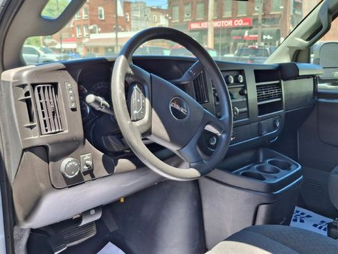 Used 2024 GMC Savana 2500 w/ Driver Convenience Package RWD image 7