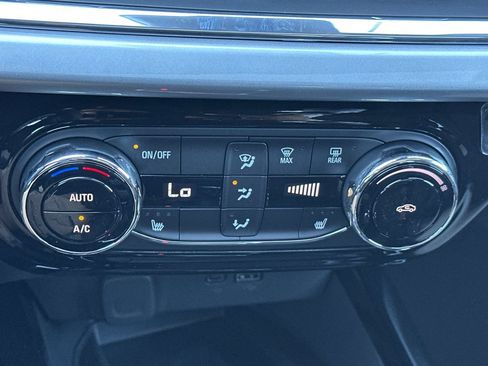 New 2026 Chevrolet Trax LT w/ Sunroof Package FWD image 22