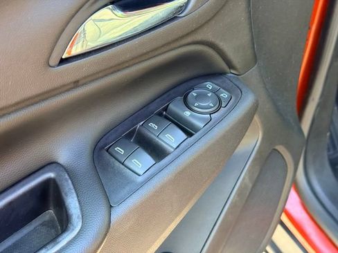 Used 2020 Chevrolet Equinox LT w/ Driver Convenience Package FWD image 20
