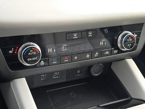 Used 2024 Mitsubishi Outlander SEL image 21