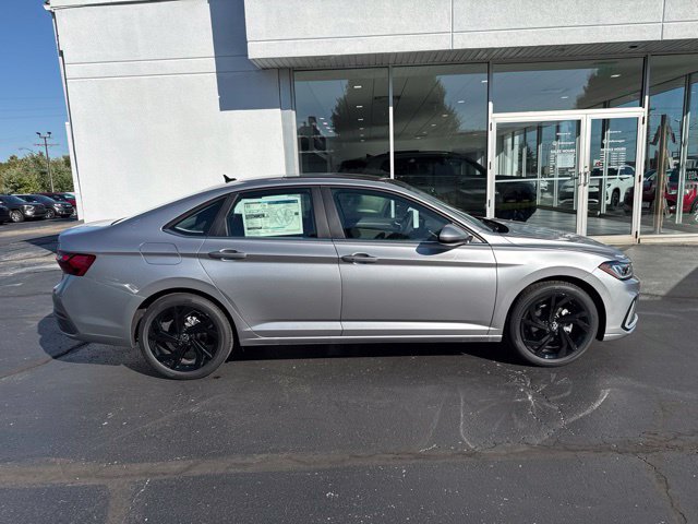 New 2027 Volkswagen Jetta SE FWD image 8