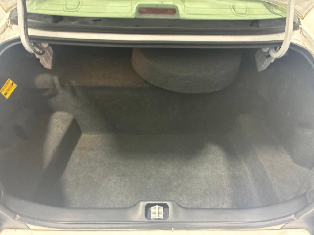 Used 2011 Ford Crown Victoria LX w/ Comfort Appearance Pkg RWD image 20