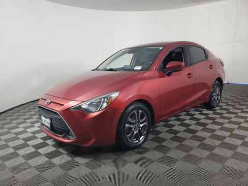 Used 2019 Toyota Yaris LE image 8