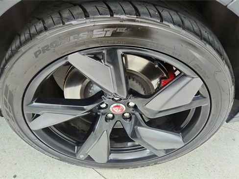 Used 2022 Jaguar F-PACE SVR image 61