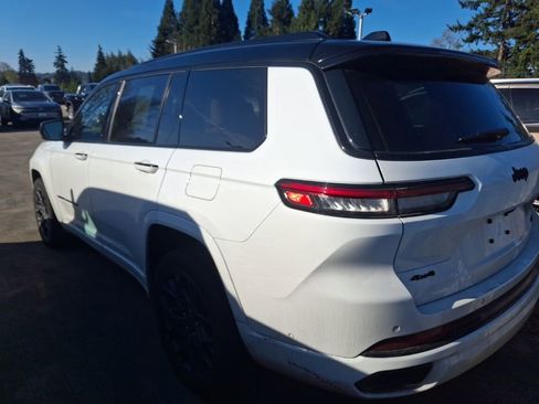 Used 2025 Jeep Grand Cherokee L Summit image 7