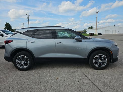 Used 2024 Chevrolet Blazer LT w/ Convenience Package FWD image 3