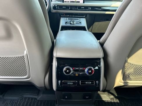 Used 2022 Lincoln Aviator AWD w/ Premium Package image 24