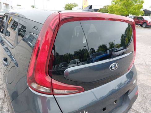 Used 2020 Kia Soul LX FWD image 34