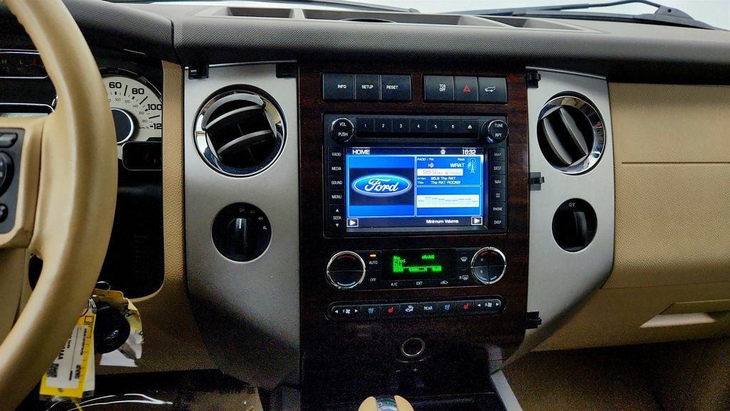 Used 2013 Ford Expedition EL XLT AWD/4WD image 18