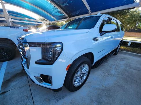 Used 2021 GMC Yukon XL SLT w/ SLT Luxury Plus Package RWD image 3