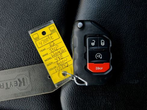 Used 2022 Jeep Wrangler Unlimited Sahara w/ Cold Weather Group image 28