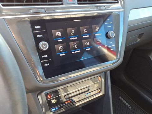 Used 2022 Volkswagen Tiguan SE image 20