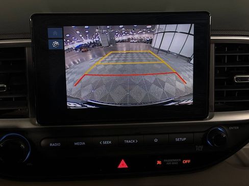 Used 2025 Hyundai Venue SEL FWD image 18