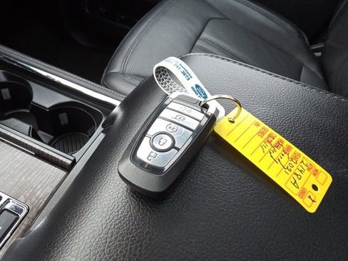 Used 2021 Ford Expedition Limited image 41