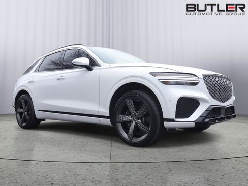 Used 2023 Genesis GV70 2.5T w/ Sport Prestige Package AWD/4WD image 8