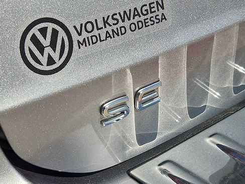 Certified 2023 Volkswagen Taos SE w/ Panoramic Sunroof Package FWD image 8