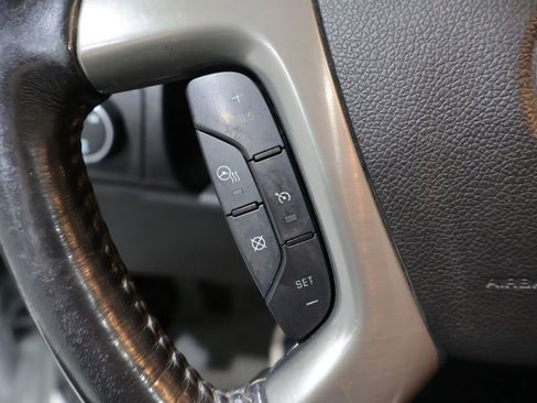 Used 2013 Chevrolet Avalanche LTZ AWD/4WD image 31