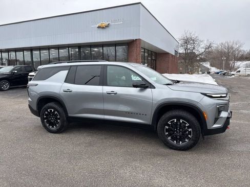 Used 2025 Chevrolet Traverse Z71 w/ Driver Confidence Package image 6