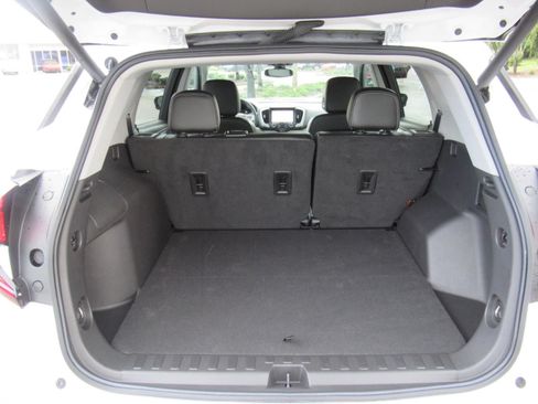 Used 2023 GMC Terrain SLT w/ Infotainment Package II FWD image 37