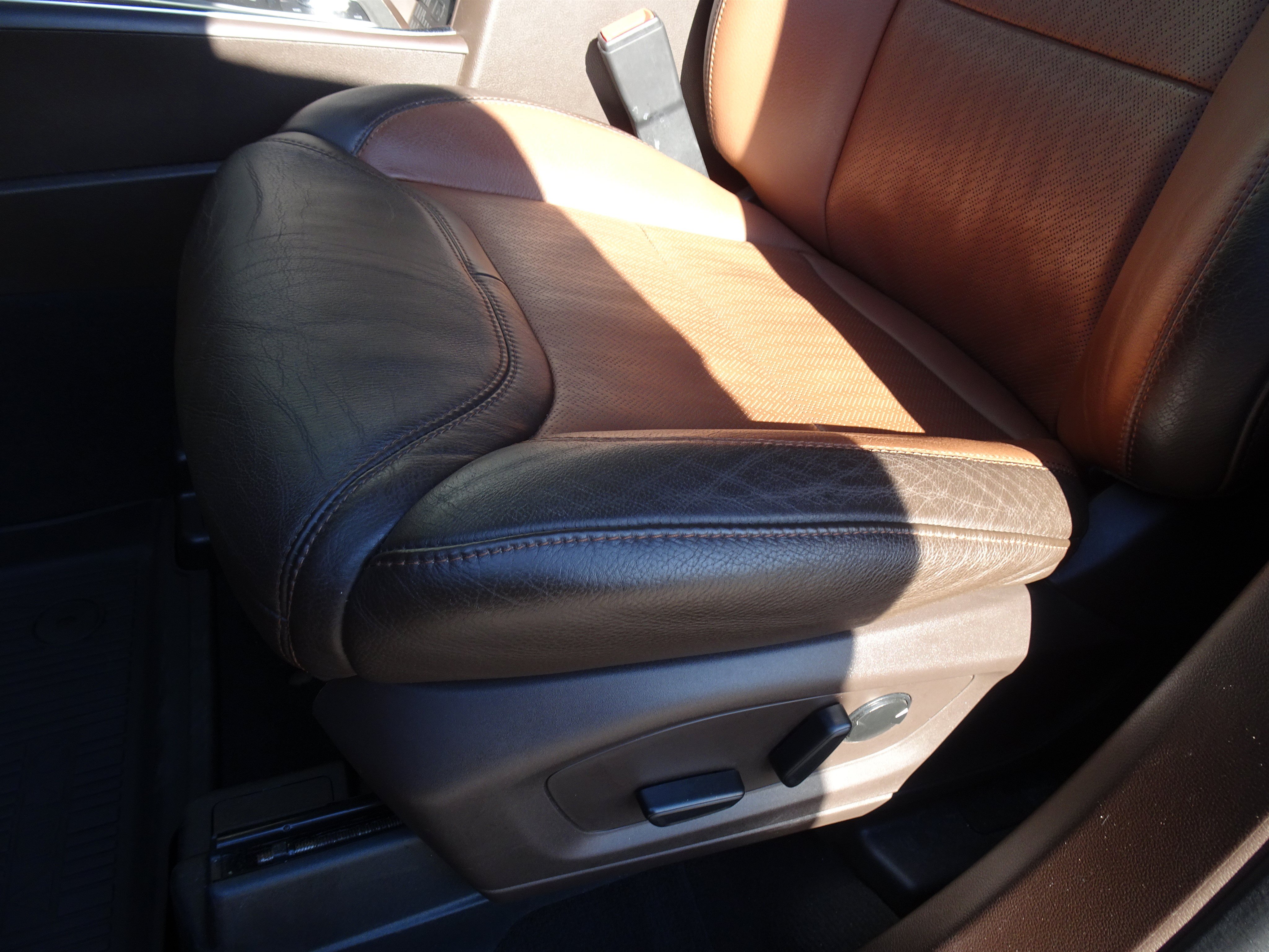 Used 2022 Ford Explorer King Ranch w/ Technology Package AWD/4WD image 9