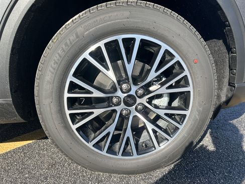 New 2025 Ford Escape SE image 8