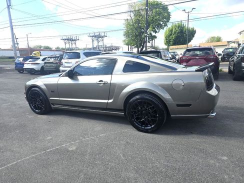 Used 2005 Ford Mustang GT RWD image 4