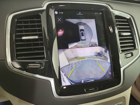 Certified 2024 Volvo XC90 T8 Ultimate w/ Protection Package Premier AWD/4WD image 32