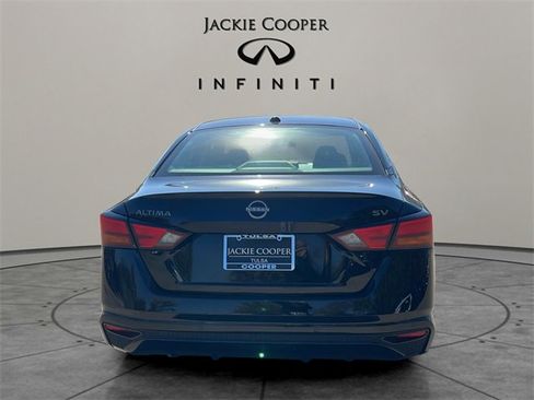 Used 2023 Nissan Altima 2.5 SV image 4