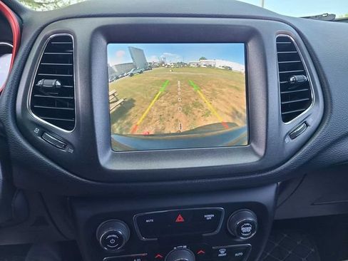 Used 2019 Jeep Compass Trailhawk AWD/4WD image 31