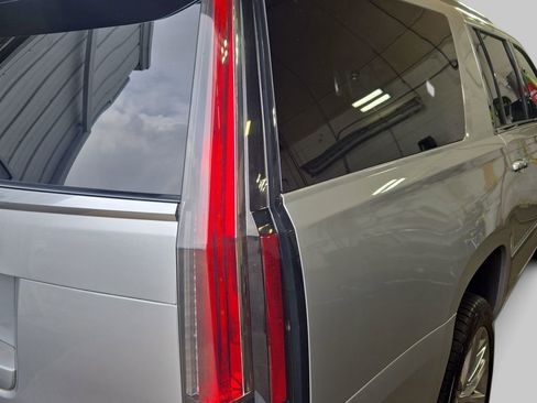 Used 2018 Cadillac Escalade ESV Premium Luxury AWD/4WD image 42